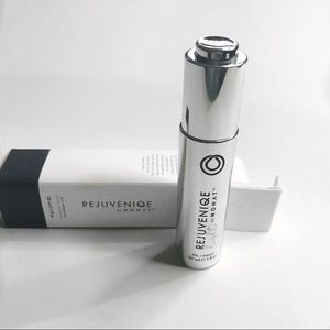 Monat Rejuvenique Oil light